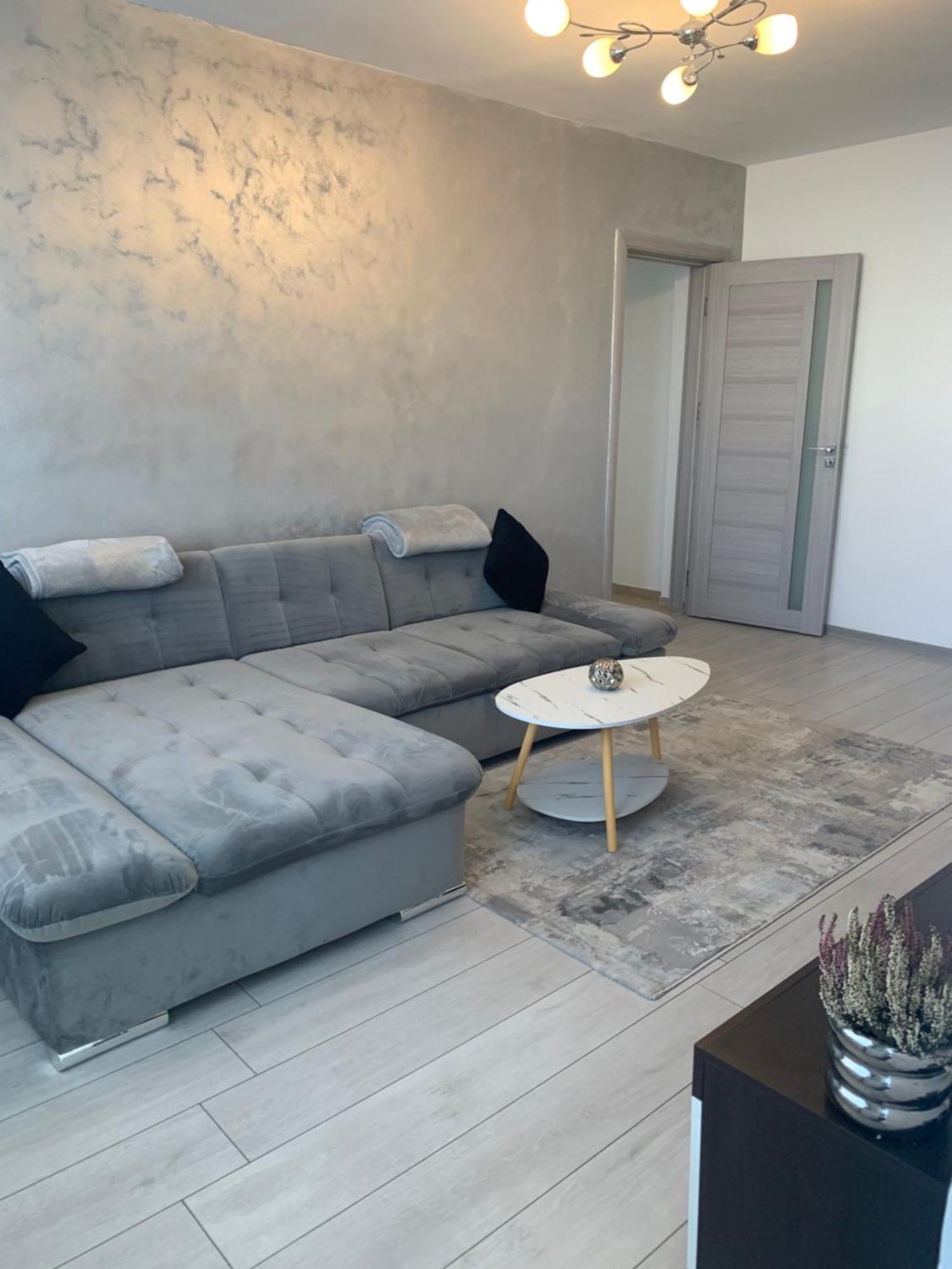 בראשוב Victoriei Boulevard Private Apartment מראה חיצוני תמונה